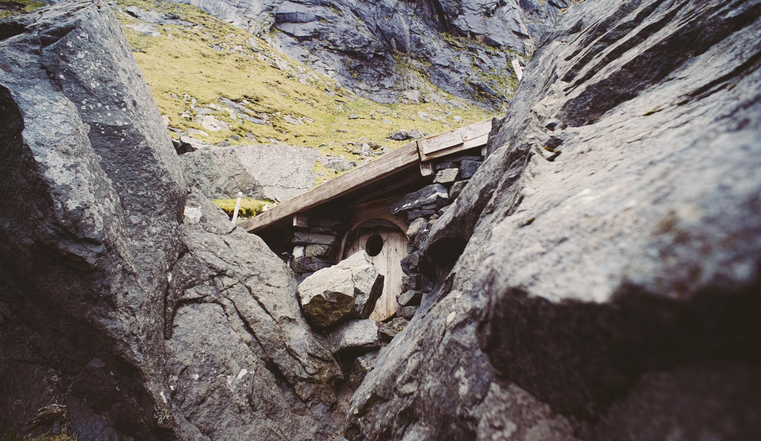 lofoten kvalvika beach cottage photography