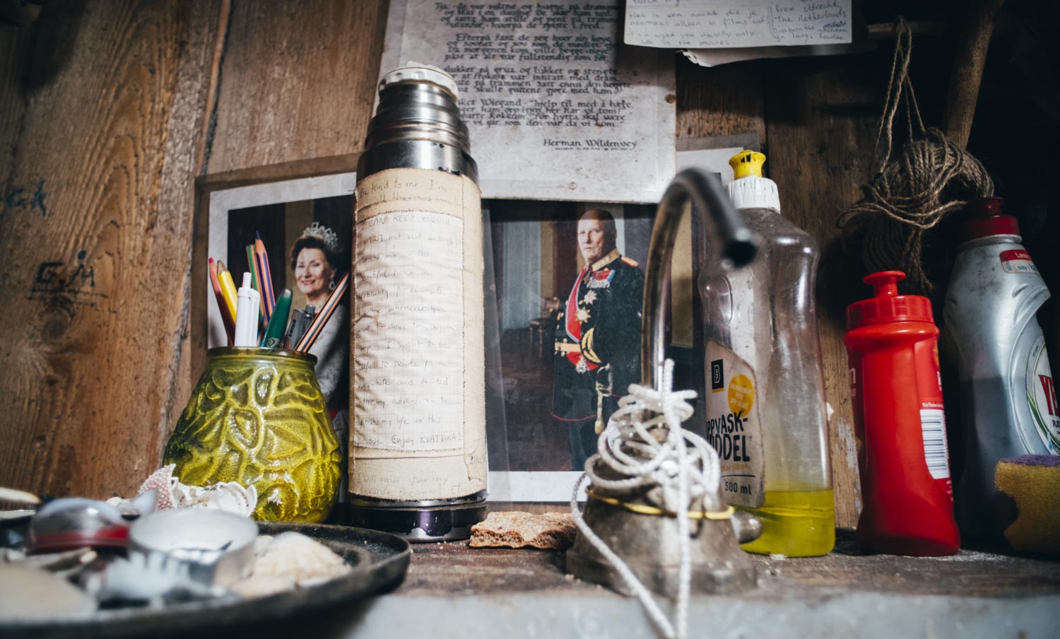 lofoten kvalvika beach cottage photography